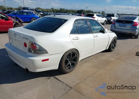 2001 Lexus Is 300 z USA, uszkodzony, nr VIN JTHBD182510025940